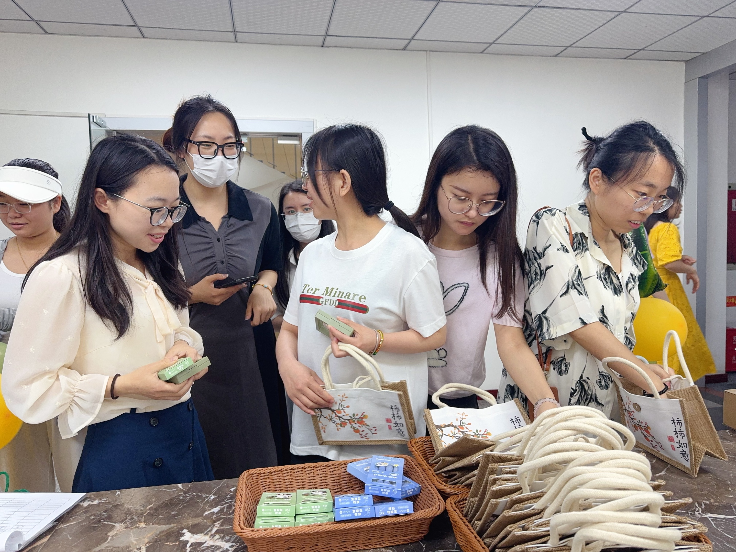 e156b1a7-6540-4850-9bbc-e30a432e72bc e156b1a7-6540-4850-9bbc-e30a432e72bc