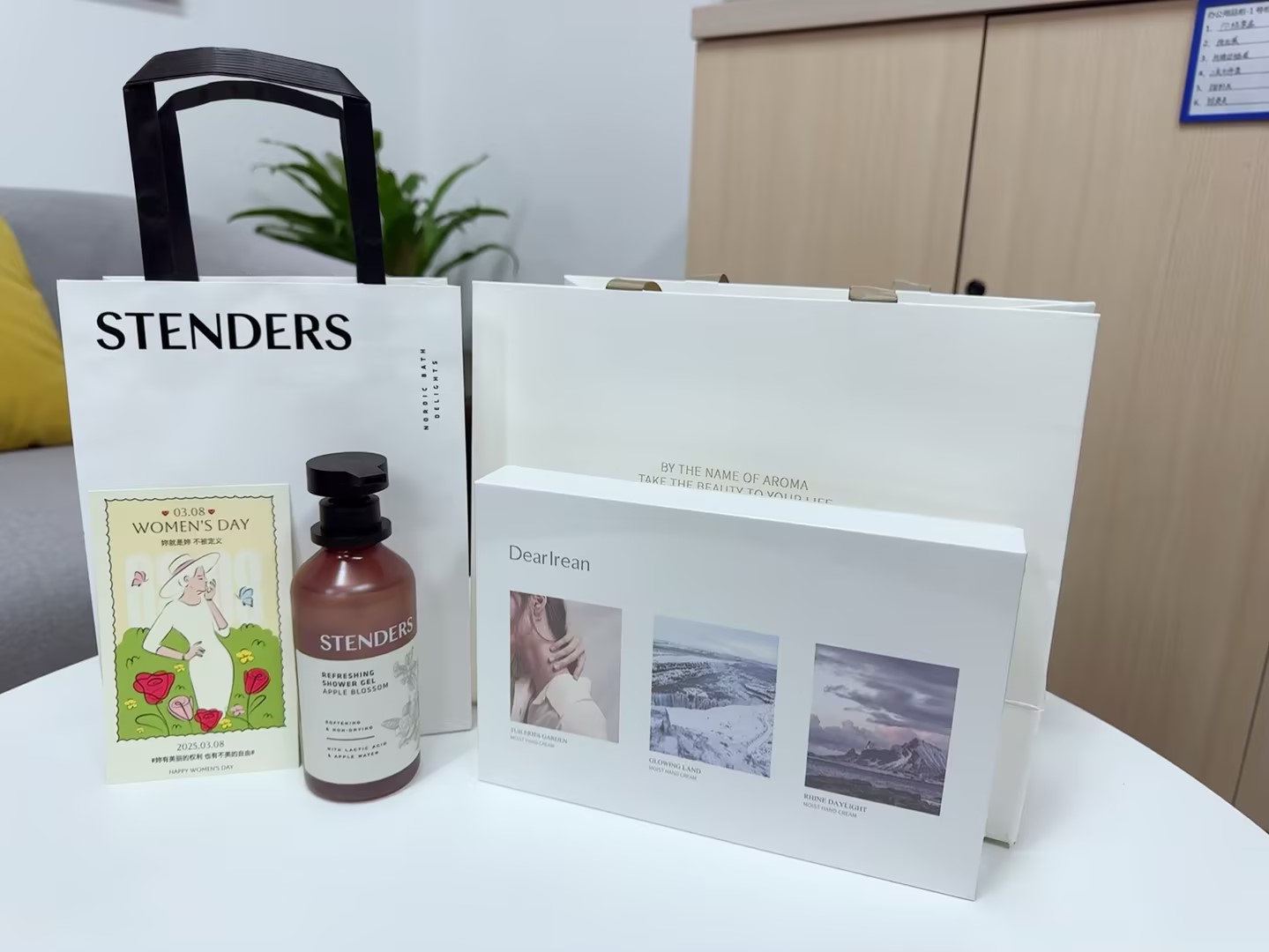 dd0b8e27-132f-44cd-9f7c-9d1312c76806 dd0b8e27-132f-44cd-9f7c-9d1312c76806